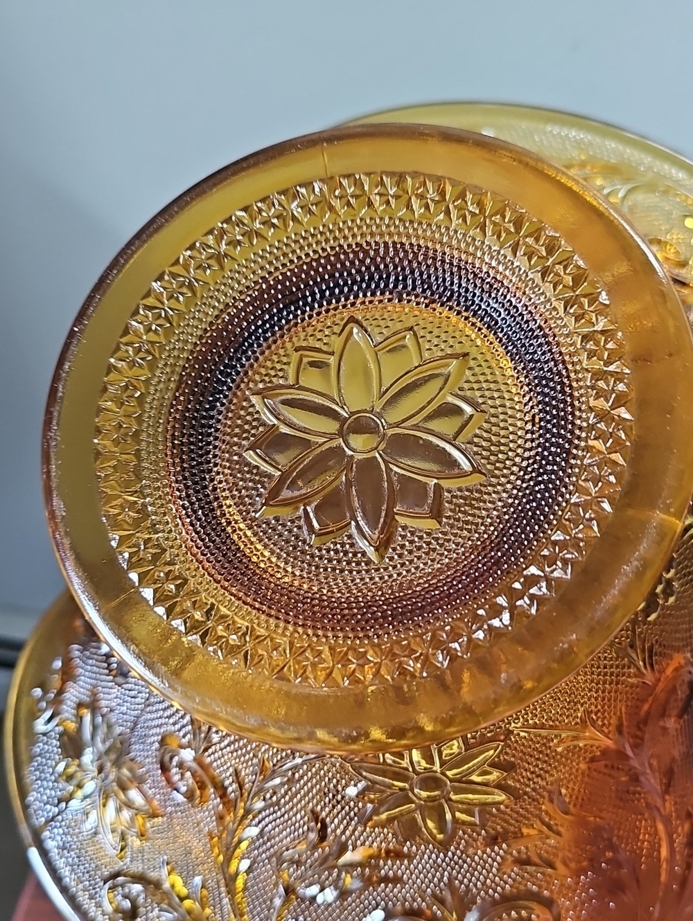 Vintage Indiana Tiara Sandwich Amber Glass Basket with Handle - Picture 5 of 8